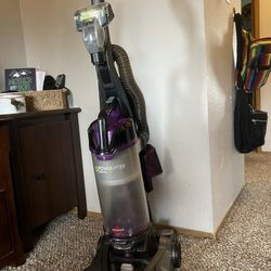 Bissell Pet Vacuum 