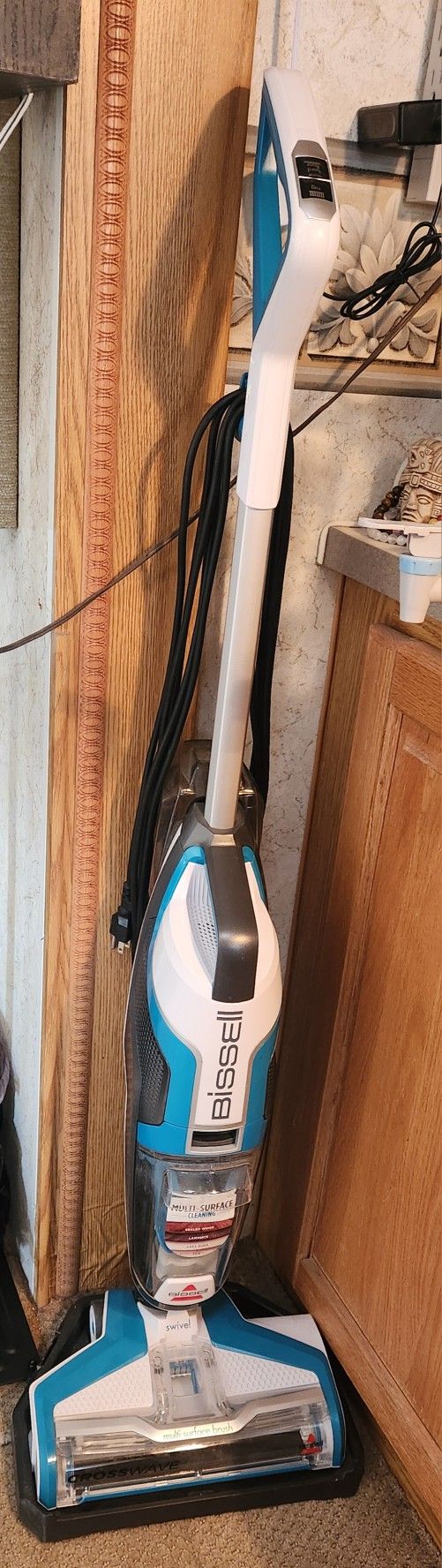Bissell CROSS WAVE  Like New Vacuums And Mops 