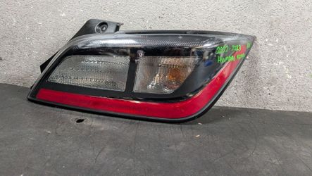 2022-2023 HYUNDAI KONA RIGHT TAIL LIGHT OEM USED #10332