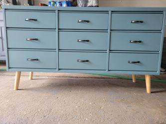 Dresser/TV stand