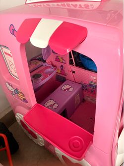 Hello Kitty Truck