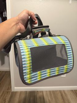 Extra Small Pet Carrier, soft fabric, with mesh purse style. New! Dog, cat, ferret, guinea pig