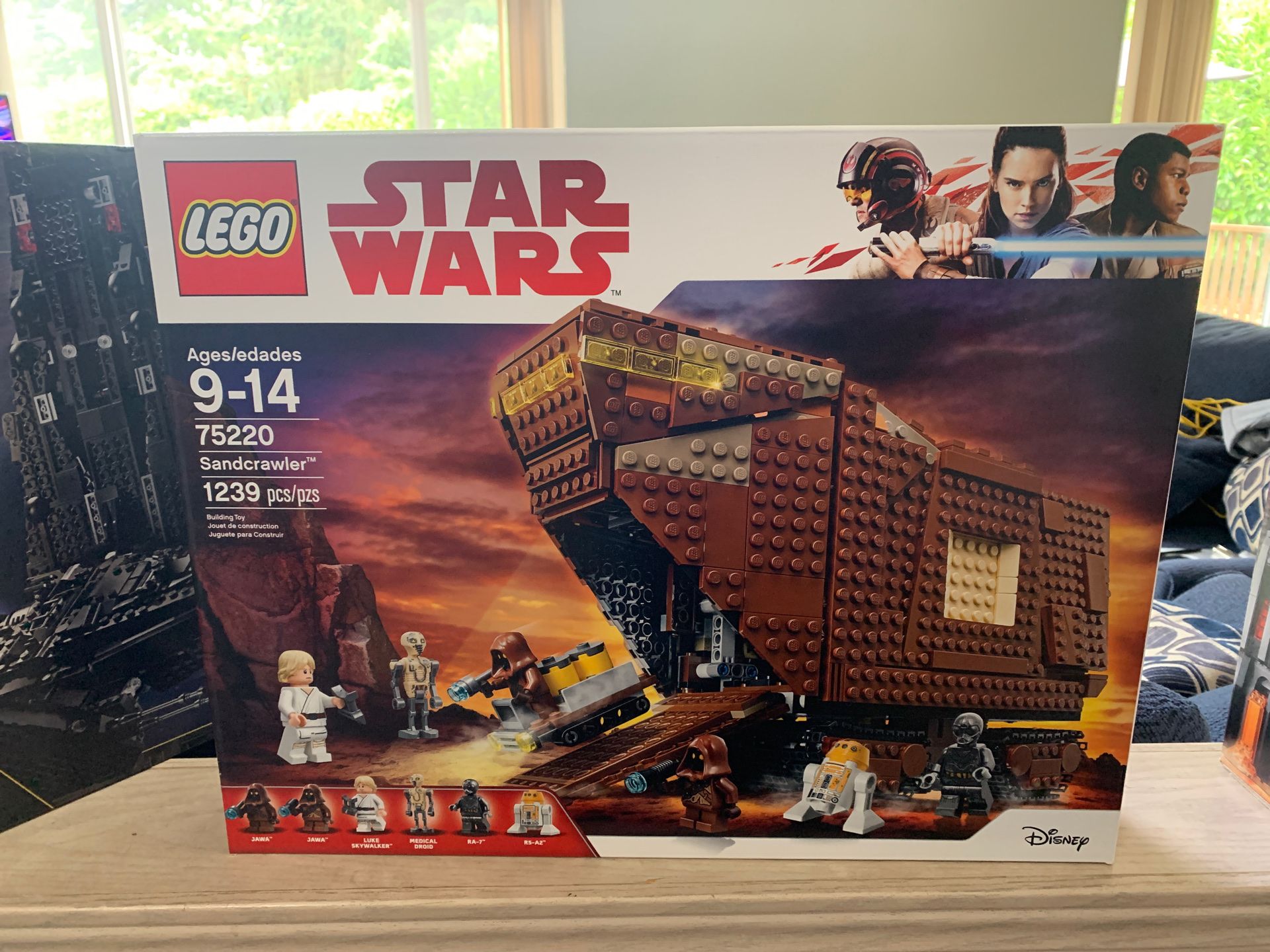 Star Wars Lego Sandcrawler (retired Product) hard to find 75220