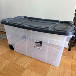 Very Lg Rolling Sterilite Bin