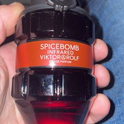 Men’s Cologne Spicebomb 