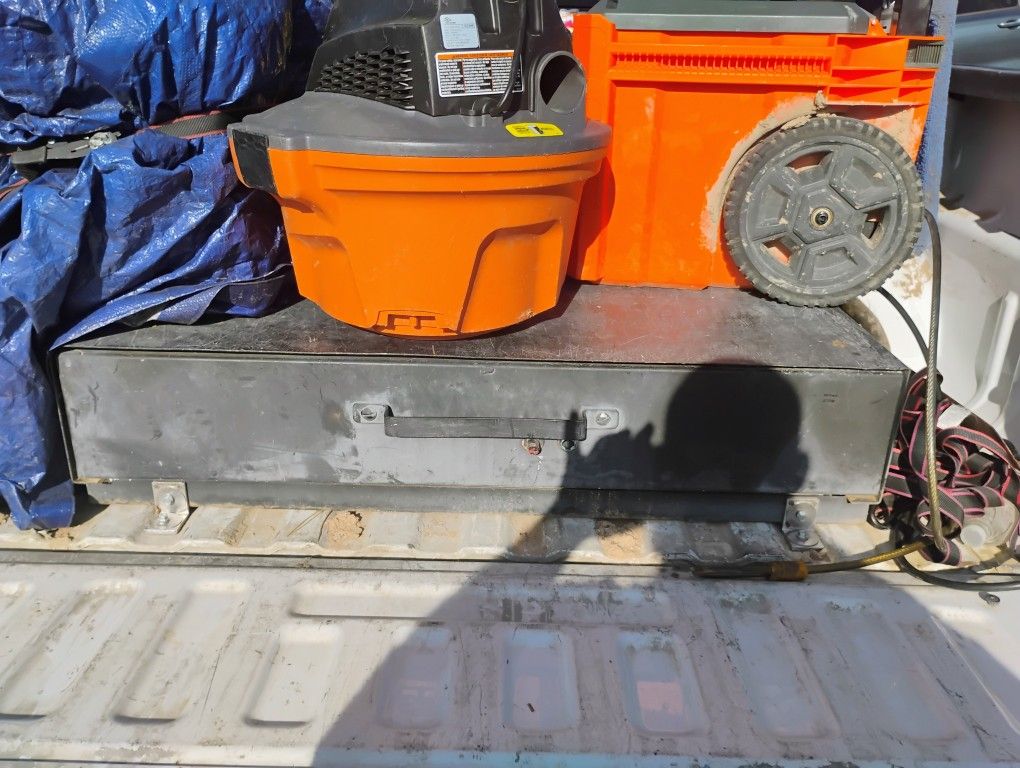 Floor/Bed Tool Box.