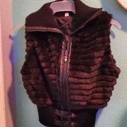 Black FUAX FUR VEST..SIZE LARGE WOMENS..LIKE NEW!