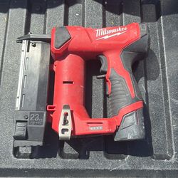 Milwaukee m12  23 finish nailer