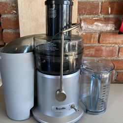 Breville RM-JE98XL Juice Fountain Plus 850-Watt Juice Extractor 