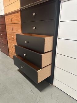 Five drawers dresser / 5 drawers dresser