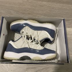 Jordan 11 Low size 4.5
