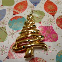 Christmas brooch 