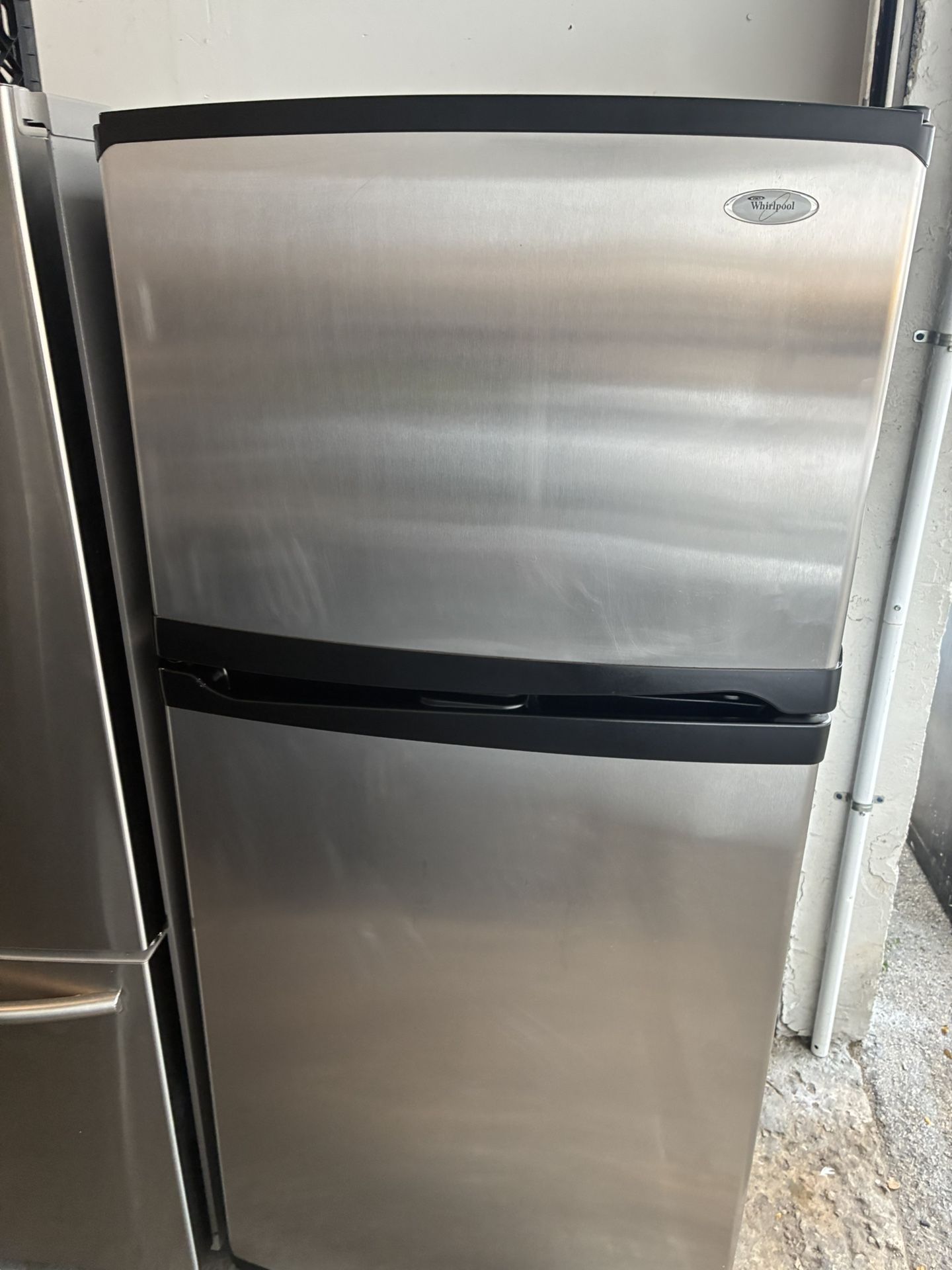 REFRIGERATOR WHIRLPOOL 30” Stainless Steel