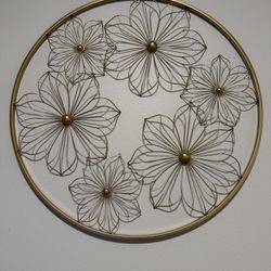 31” Circular Metal Wall Decor