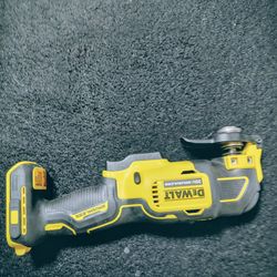 DEWALT DCS354 20V Brushless Oscillating Tool AND  1 pack of 3 BLADES see pics