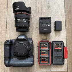 Canon 5D Mark IV Pro Kit + 24-70mm L IS + Grip + CF Cards