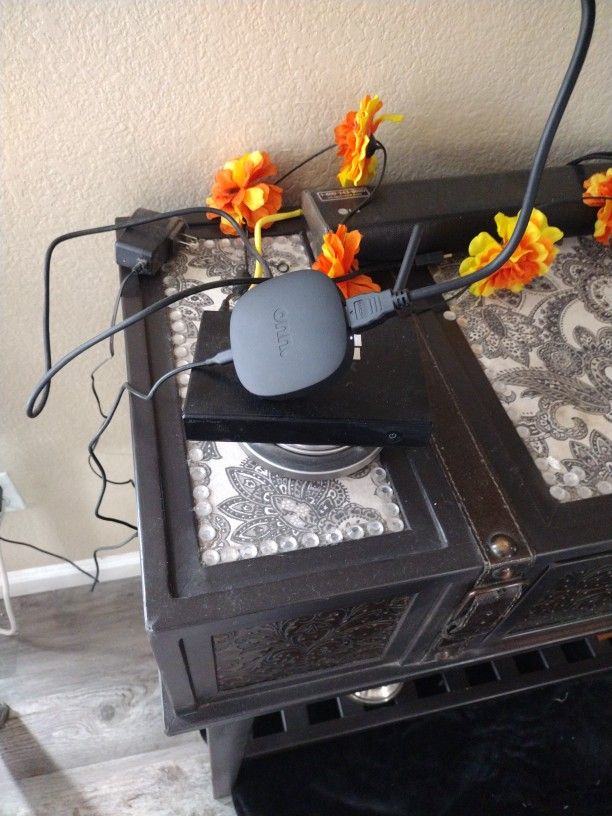 TV Smart Box Comes With All Channels And All Movies 225 $