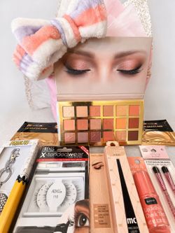 Coquette Beauty Bundle Gift Set + Peanuts Snoopy Charm