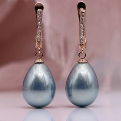 585 Drop Shell Pearl Earrings