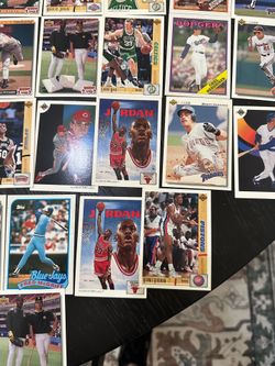 Baseball cards / basket ball player cards / trading cards