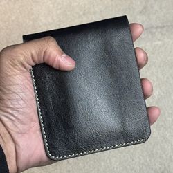 Men’s Genuine Leather Slim Bifold Wallet Black Minimalist Card & Cash Holder