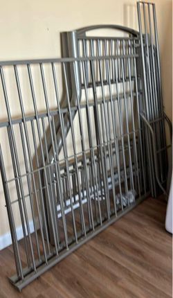 Bunk beds in very good conditions twin on top full on bottom with both mattress