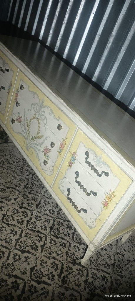 Long Dresser With Mirror
