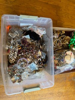 I BUY JEWELRY AND WATCHES OF ANY KIND