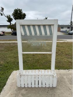 Vintage Cottage “Flower Shoppe” Wall Hanging Planter Shelf / Display