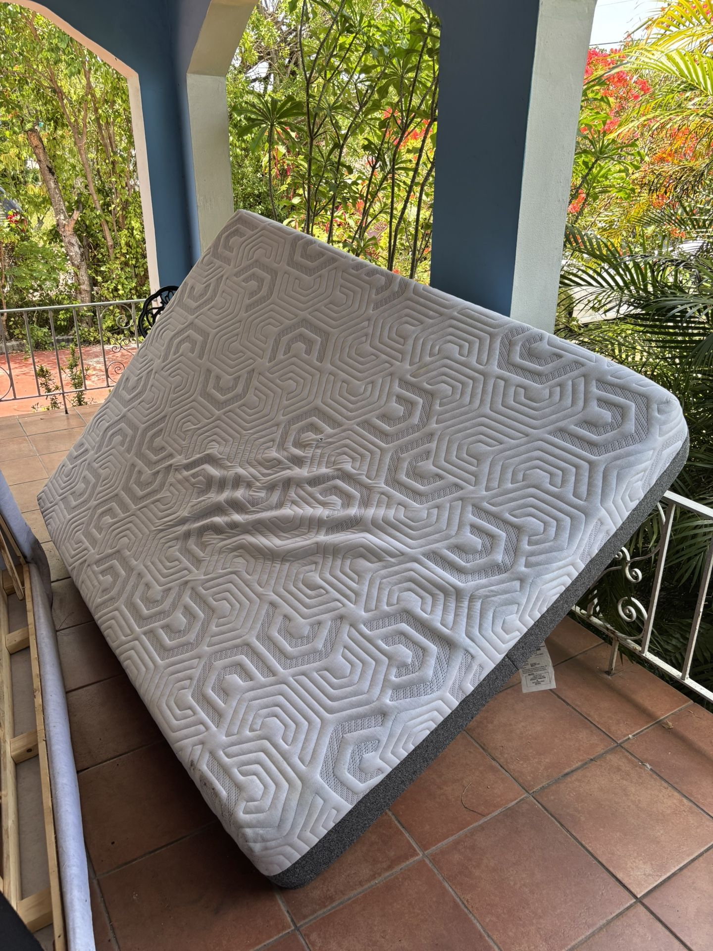 Queen Mattress And Foundation/Box Spring