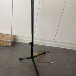 GUITAR STAND 