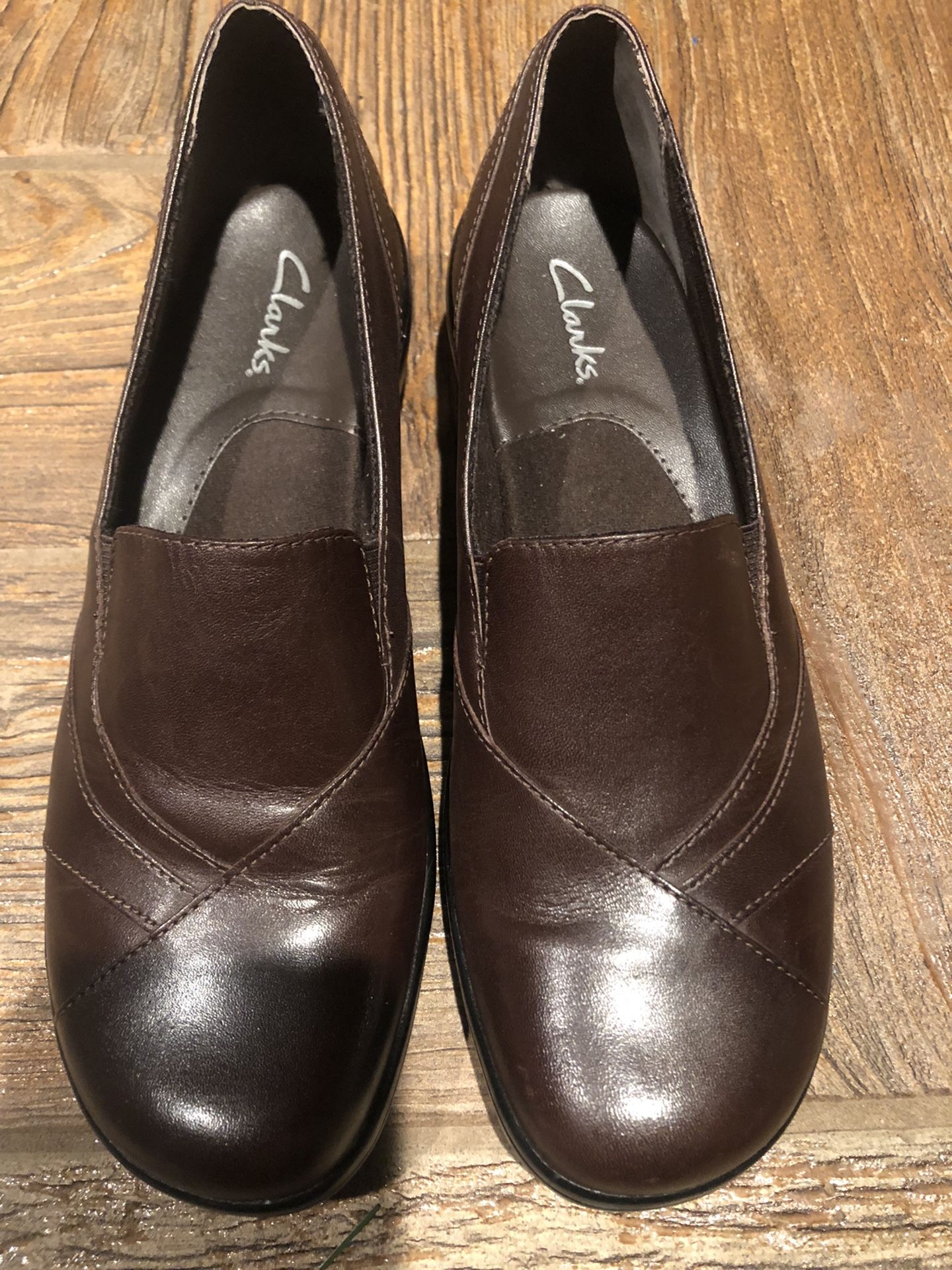 Clarks Womens Size 8 Casual Brown Slip On Shoes New