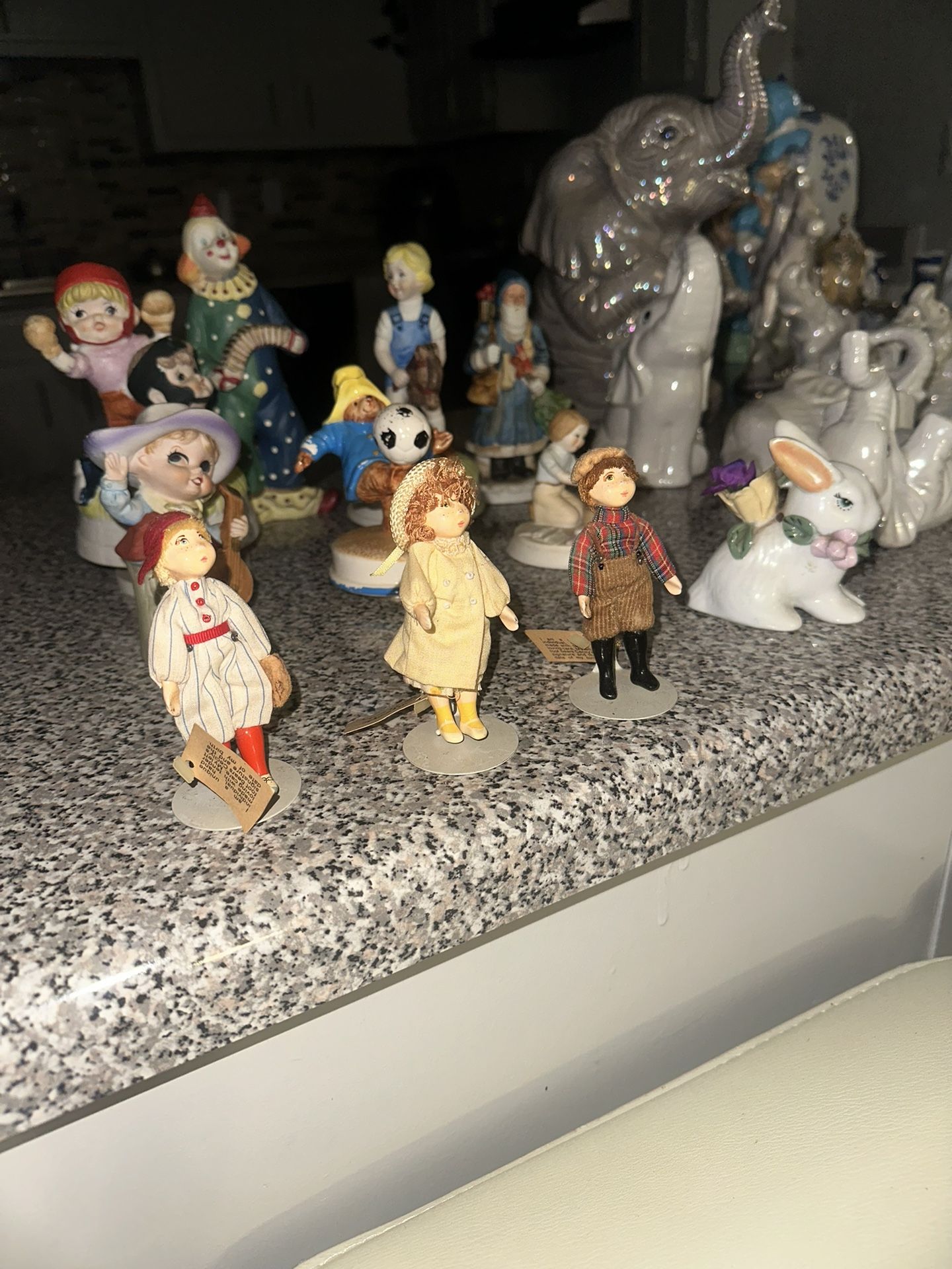 whatnots / knickknacks