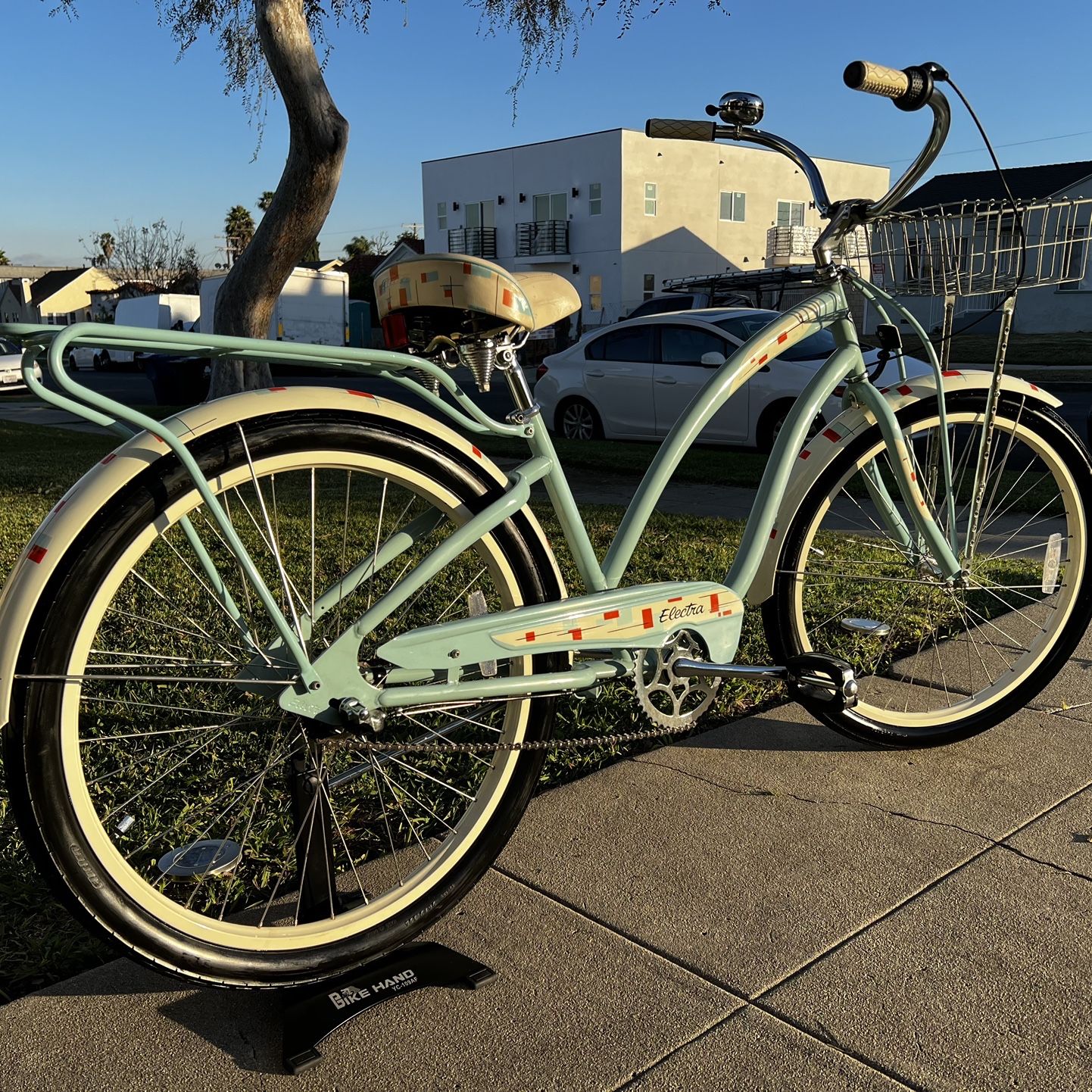 schwinn roxie bicycle Schwinn Roxie Cruiser Bike
