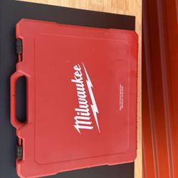 Milwaukee 56-Piece 3/8” Ratchet & Socket Set 48-22-9008
