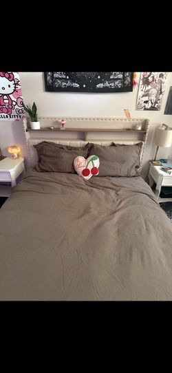 Queen Bed
