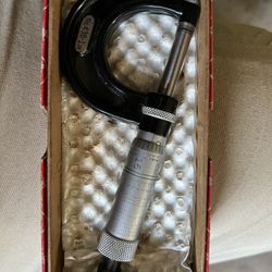Starrett  Micrometer