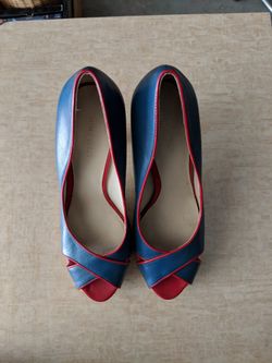 Nine West womens high heel shoes. 9M