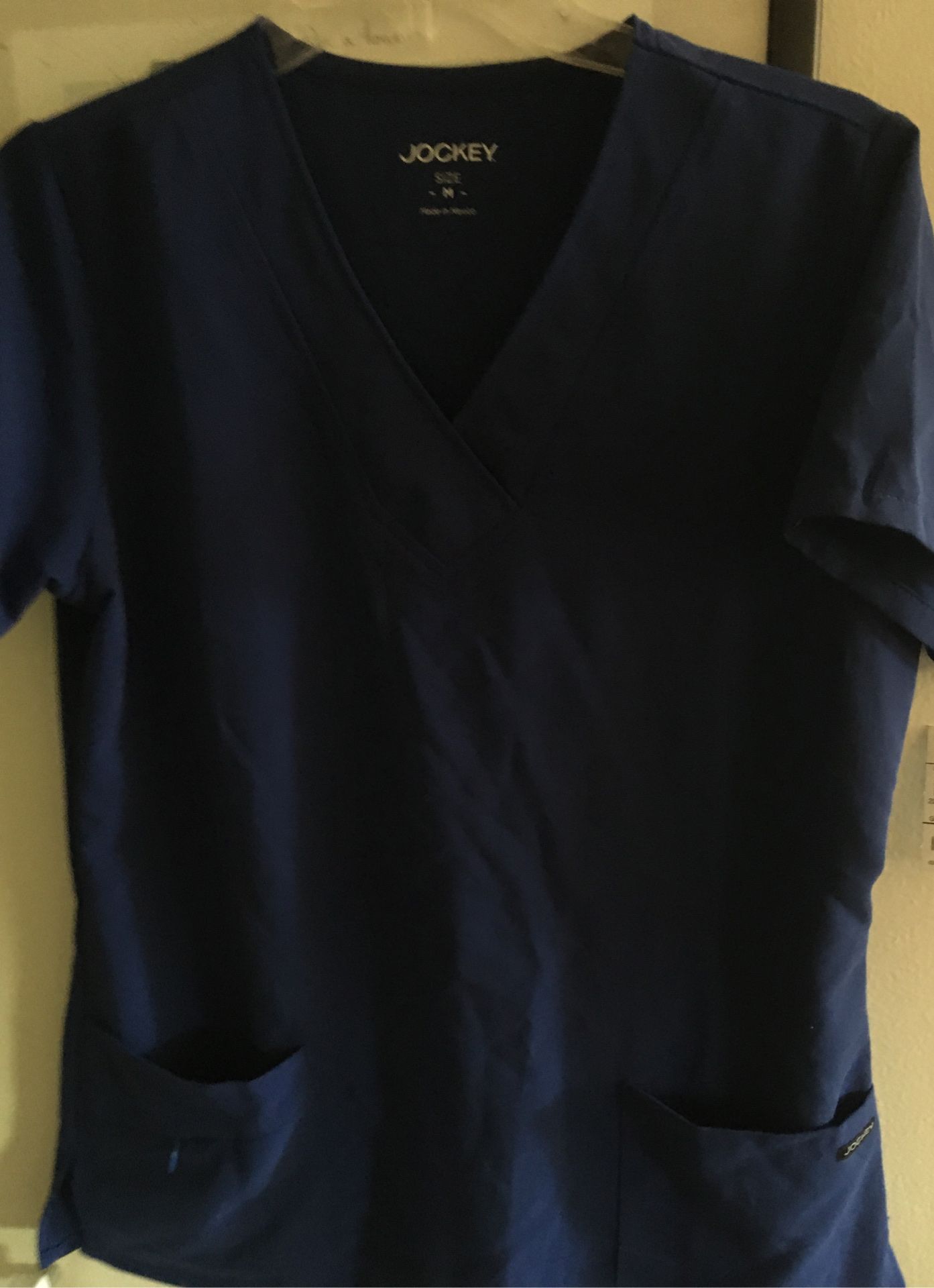 Women’s jockey scrub top medium galaxy blue brand new