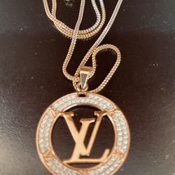 22k REAL GOLD LV PENDANT AND CHAIN