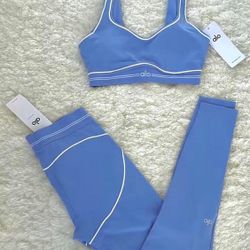 alo yoga set women’s 