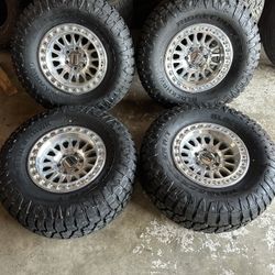 Brand New 17 Inch Kmc 552 With Brand New 35x12.50r17 