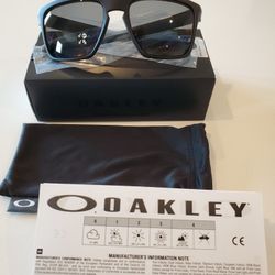 Oakley Sliver Matte Black Brand New