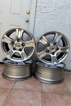 Toyota tundra OEM Alloy Wheels Set of 4 18x8