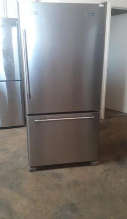 Good Maytag Refrigerator - GREAT condition!