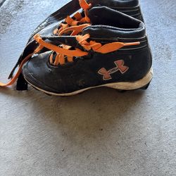Under Armour baseball cleats size 3.5Y