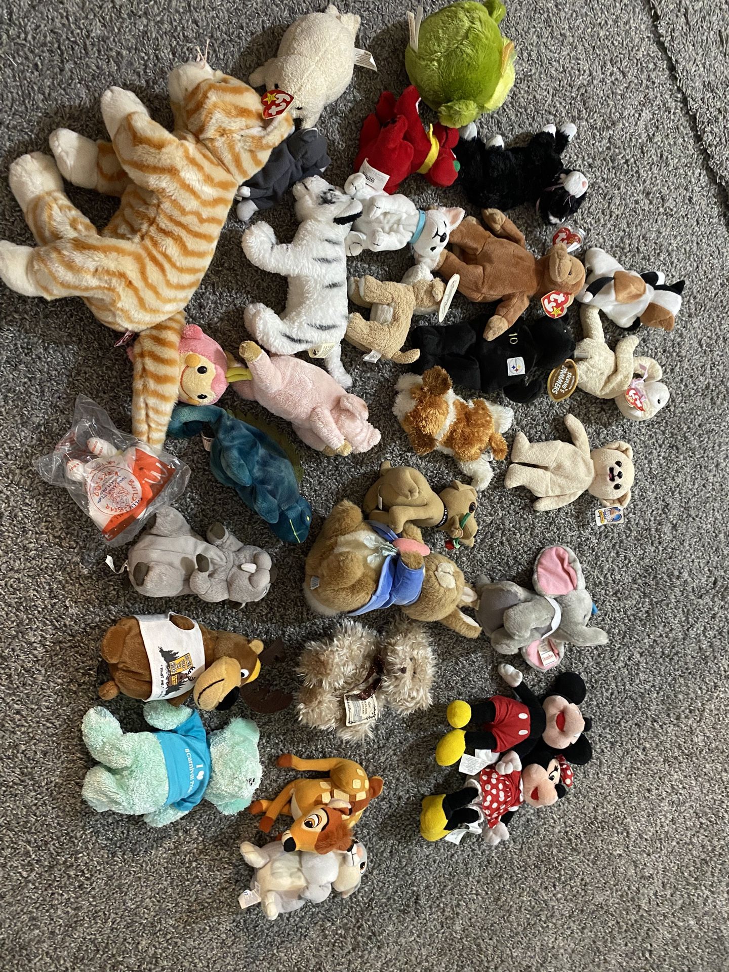 HUGE VINTAGE STUFFED ANIMAL COLLECTION