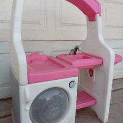 STEP 2 LAUNDRY.. it measures 34 inches tall & 33 inches wide. C Espanol $13 pick up only in Hesperia CA 