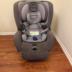 Nuna Rava Convertible Car Seat (Exp 12/2030)