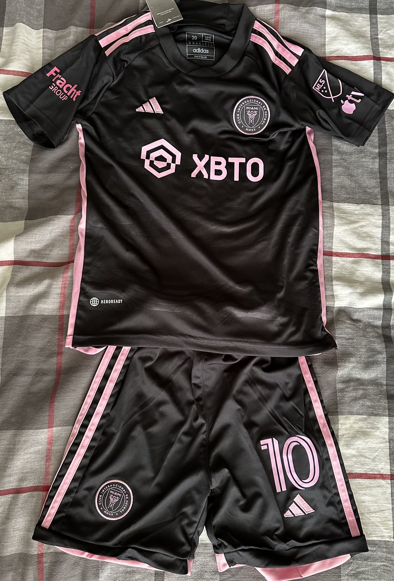 Inter Miami Messi Jersey Youth Size 22, Small, 6-8 for Sale in Imperial  Beach, CA - OfferUp